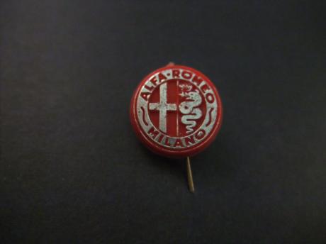 Alfa-Romeo Milano Italiaanse autofabrikant logo rood-zilverkleur